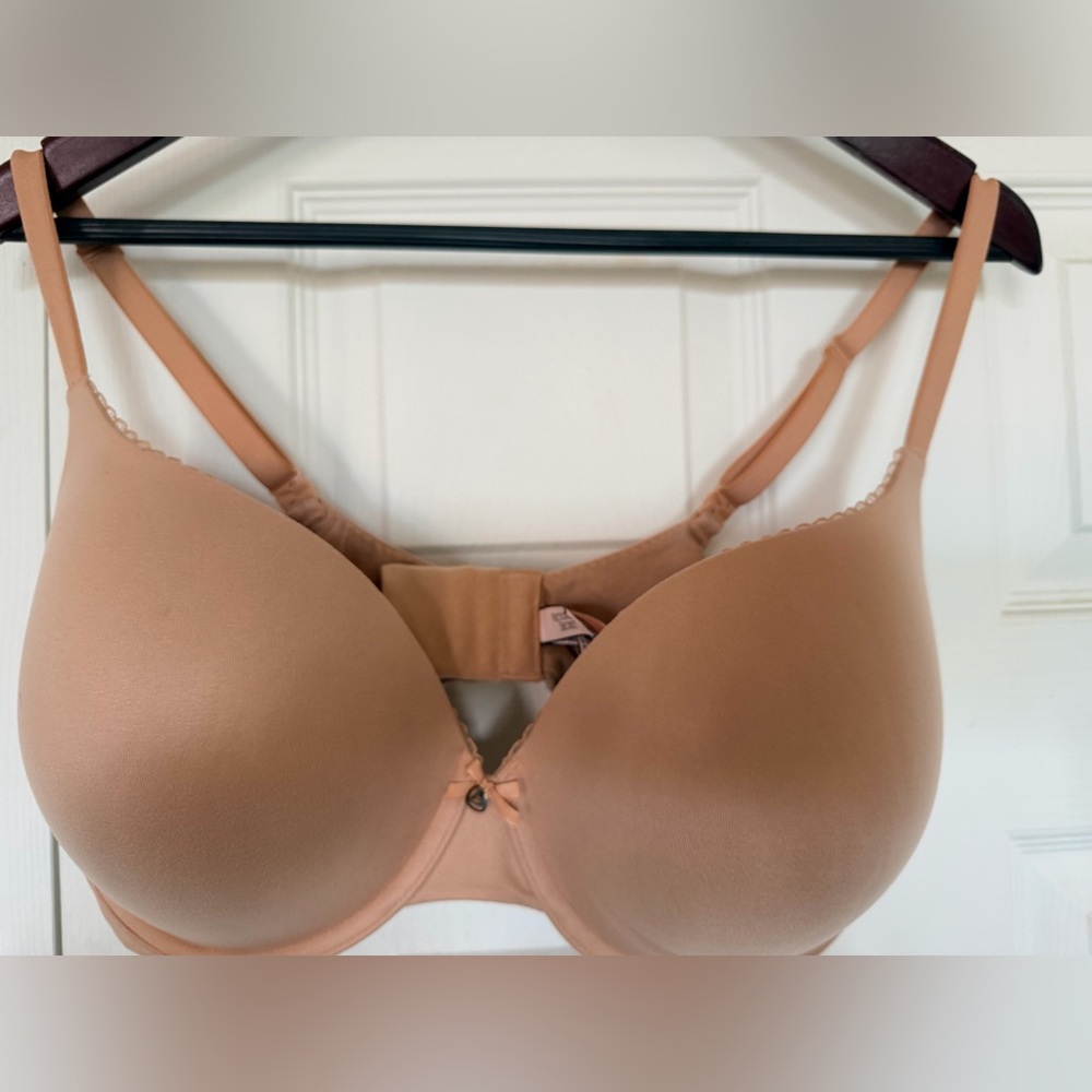 Victoria's Secret Light Nude T-Shirt Bra